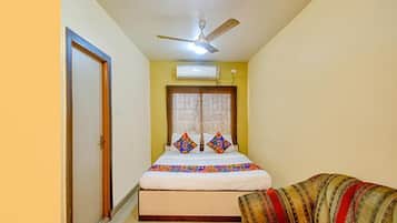 Egyptian cotton sheets, premium bedding, in-room safe, soundproofing
