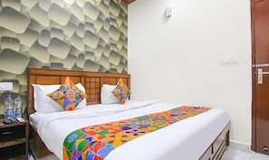 Egyptian cotton sheets, premium bedding, in-room safe, free WiFi
