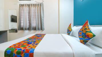 Egyptian cotton sheets, premium bedding, in-room safe, free WiFi