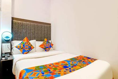 Egyptian cotton sheets, premium bedding, in-room safe, free WiFi