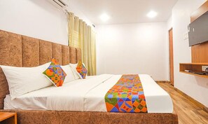 Egyptian cotton sheets, premium bedding, in-room safe, free WiFi
