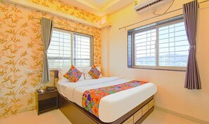 Deluxe Room | Egyptian cotton sheets, premium bedding, in-room safe, free WiFi - FabHotel Golden Heights (Paud)