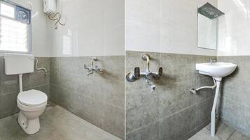 Shower, rainfall showerhead, free toiletries, towels