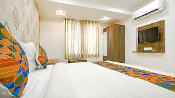 Egyptian cotton sheets, premium bedding, in-room safe, soundproofing