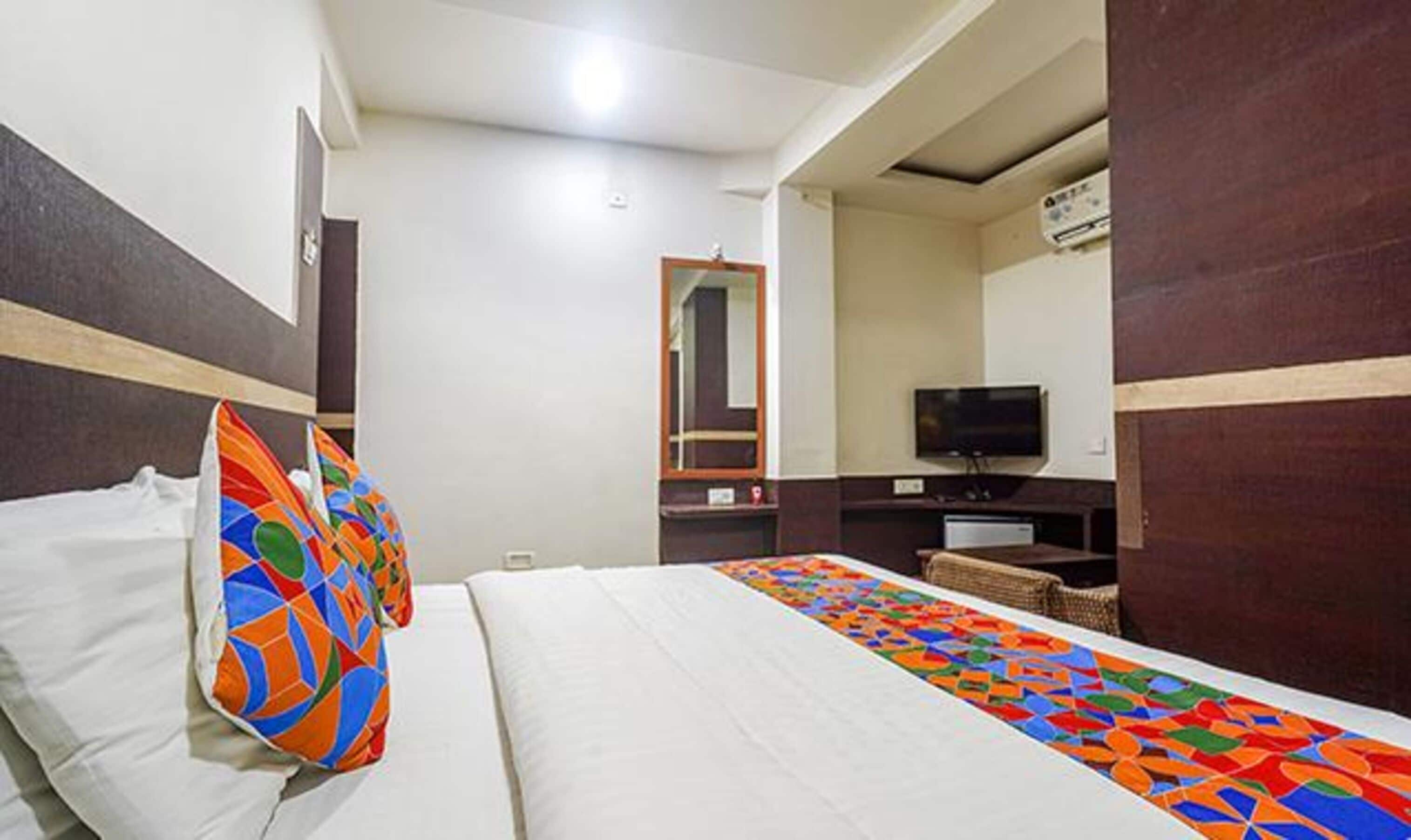 Deluxe Room | Egyptian cotton sheets, premium bedding, in-room safe, free WiFi