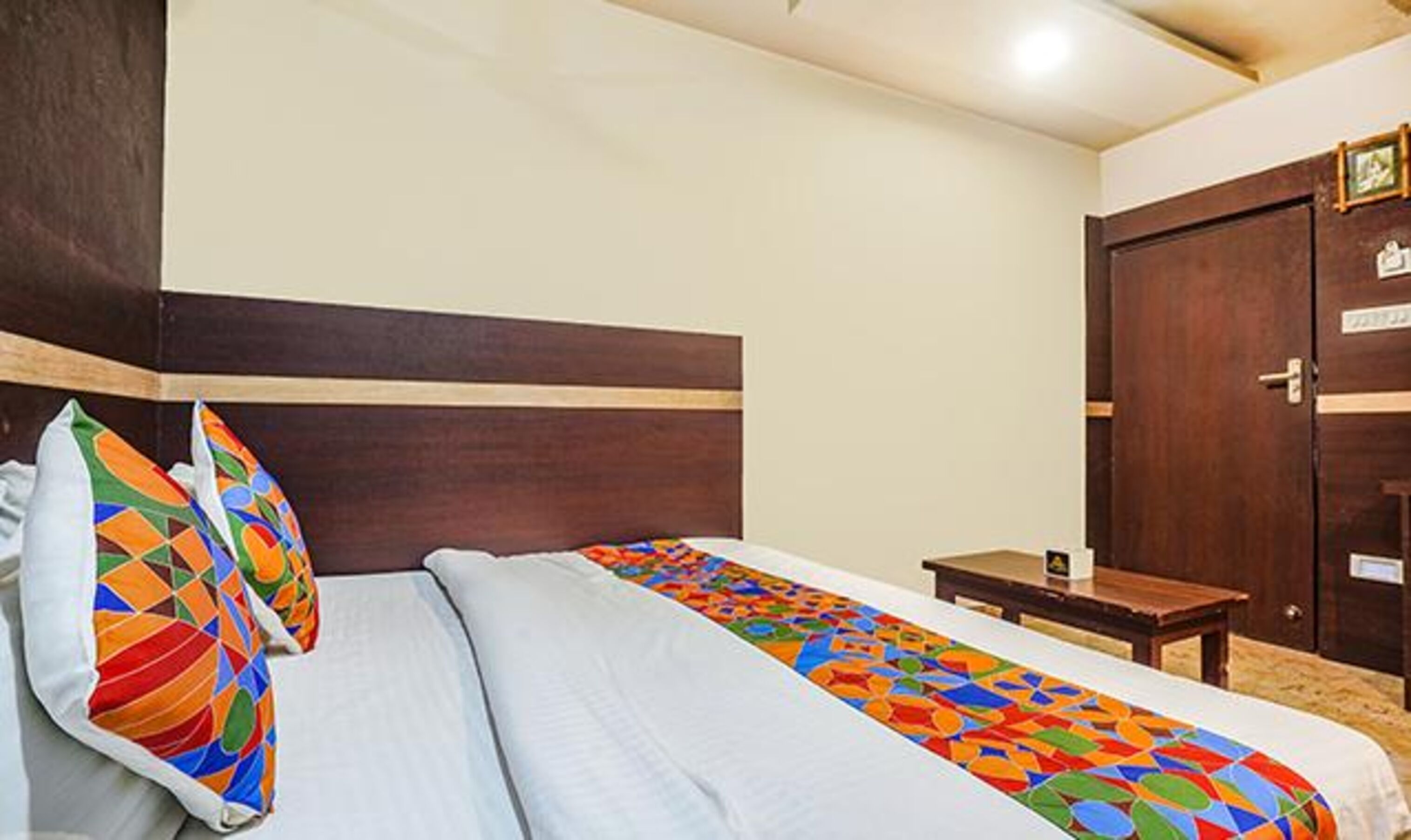 Foto - FabHotel Shravan - Nr Eternity Mall