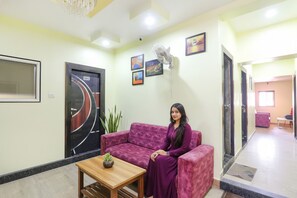 Lobby sitting area - FabHotel GS Residency (Varanasi)