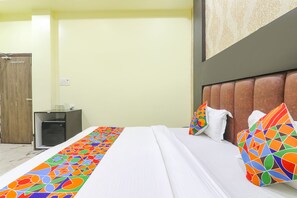 Egyptian cotton sheets, premium bedding, in-room safe, free WiFi - FabHotel GS Residency (Varanasi)