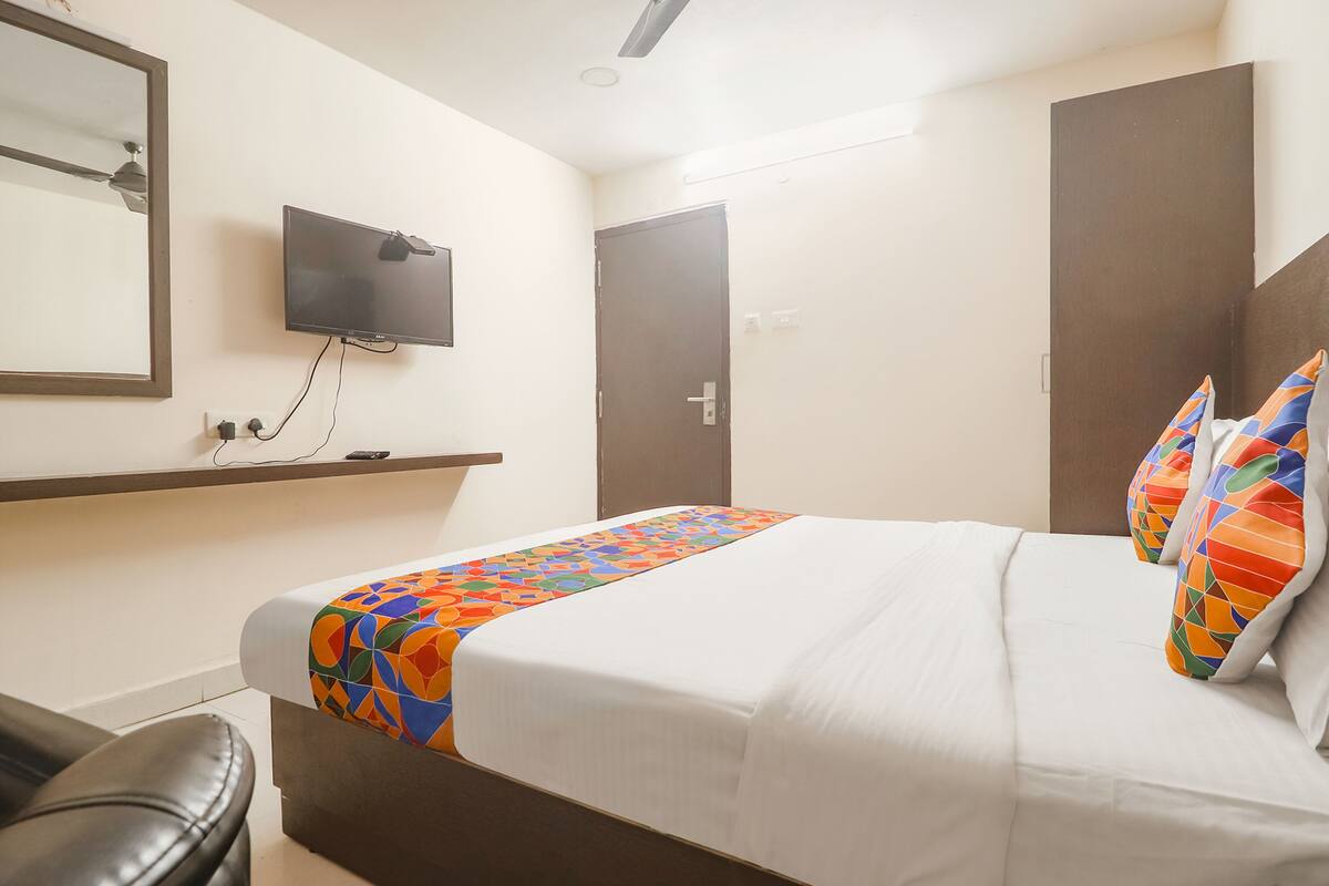 egyptian cotton sheets, premium bedding, in-room safe, free wifi