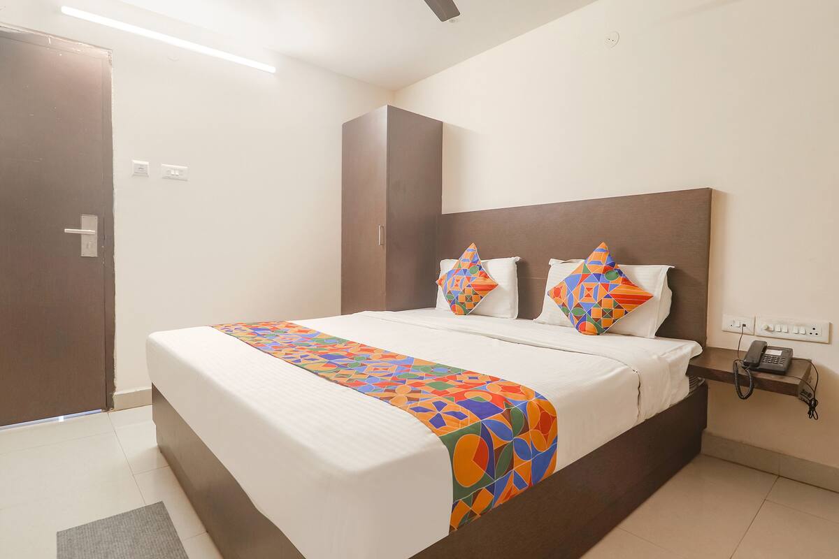 egyptian cotton sheets, premium bedding, in-room safe, free wifi