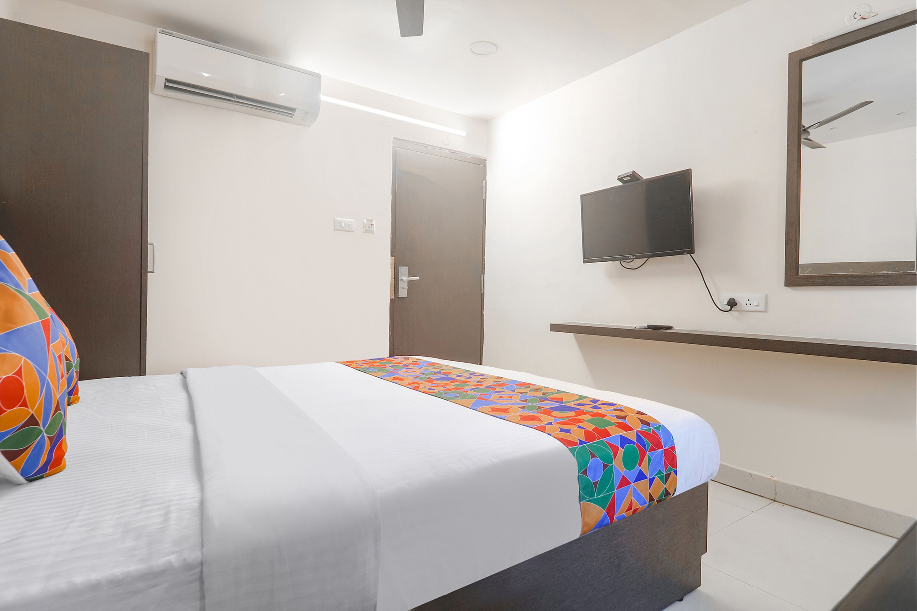 egyptian cotton sheets, premium bedding, in-room safe, free wifi