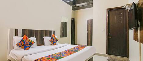 Deluxe Room | Egyptian cotton sheets, premium bedding, in-room safe, free WiFi