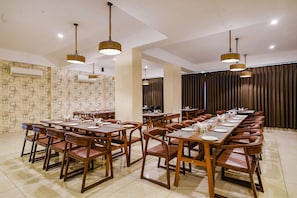Restaurant - FabHotel D Dev (Tadepalle)