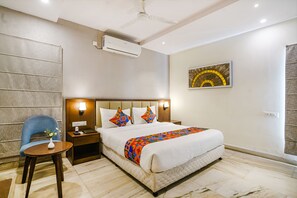 Deluxe Room | Egyptian cotton sheets, premium bedding, in-room safe, free WiFi - FabHotel D Dev (Tadepalle)