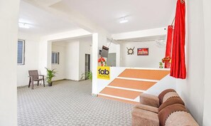 Reception - FabHotel Silver 9 (Paud)