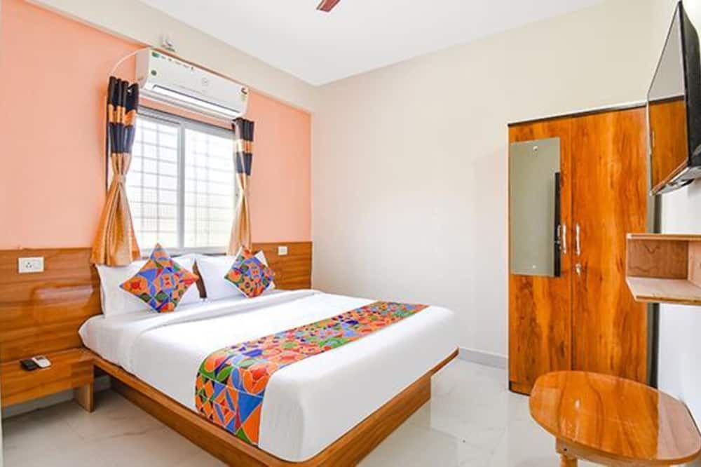 FabHotel Silver 9