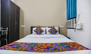 Deluxe Room | 1 bedroom, Egyptian cotton sheets, premium bedding, in-room safe