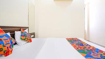 Egyptian cotton sheets, premium bedding, in-room safe, free WiFi