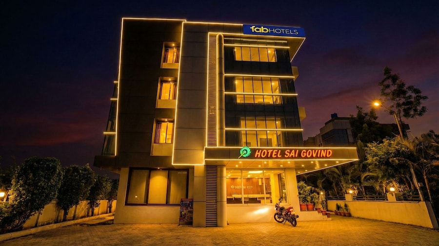 Fabhotel Sai Govind