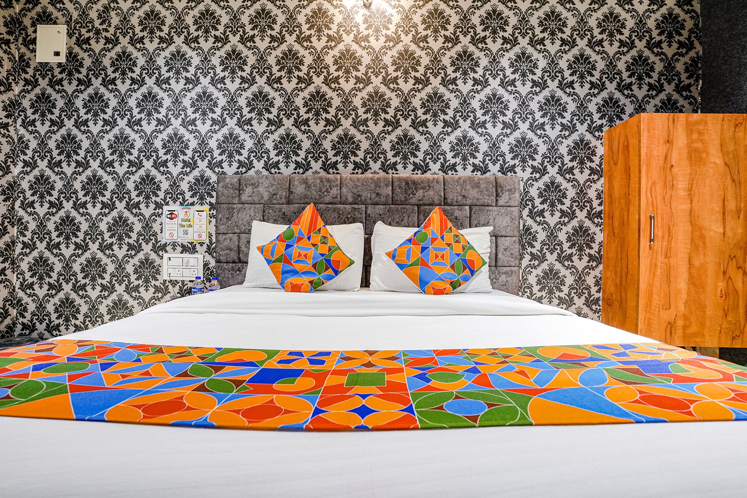 egyptian cotton sheets, premium bedding, in-room safe, free wifi