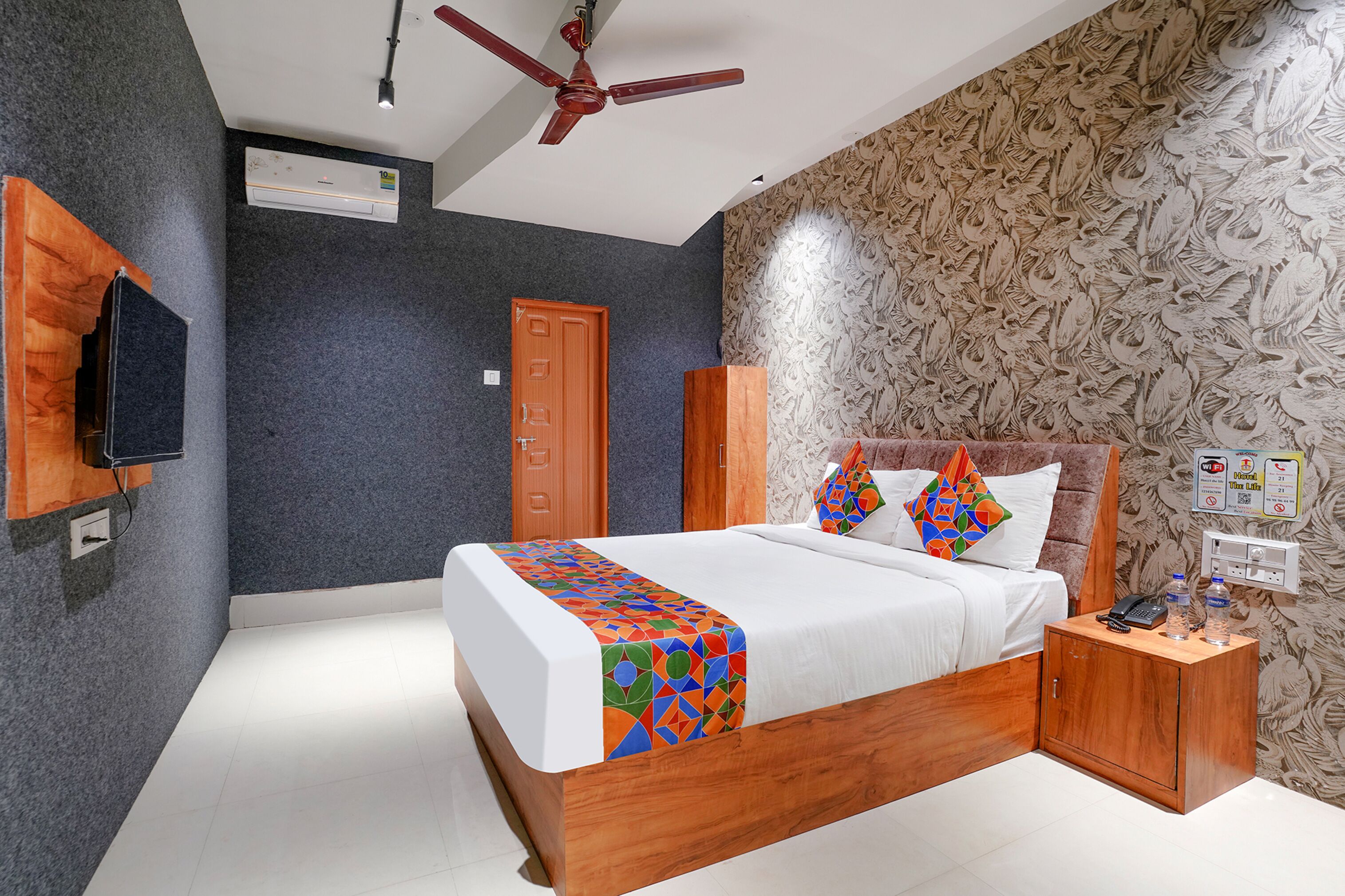 egyptian cotton sheets, premium bedding, in-room safe, free wifi