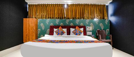 Luxury Room | Egyptian cotton sheets, premium bedding, in-room safe, soundproofing