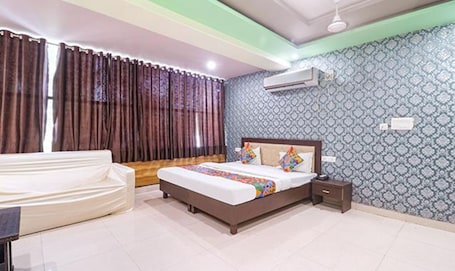 Luxury Room | Egyptian cotton sheets, premium bedding, in-room safe, soundproofing