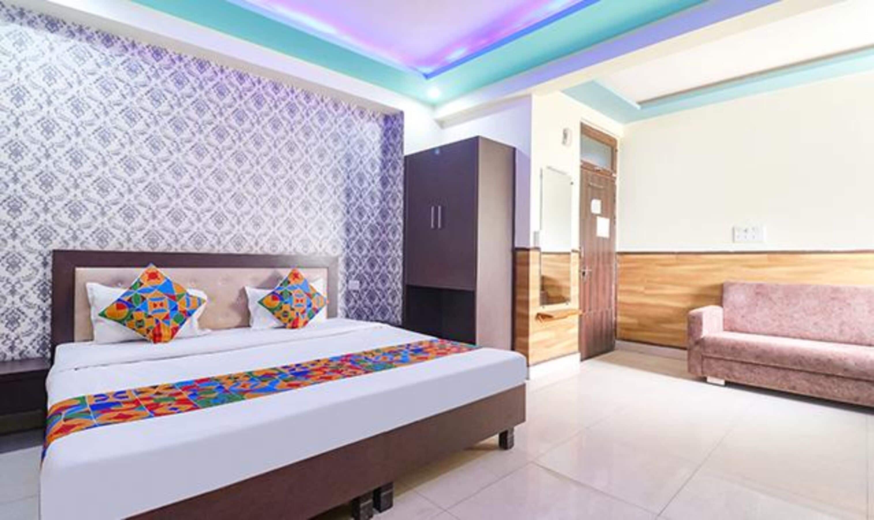 Egyptian cotton sheets, premium bedding, in-room safe, soundproofing