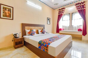 Egyptian cotton sheets, premium bedding, in-room safe, free WiFi