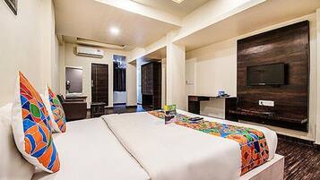 Premium Room | Egyptian cotton sheets, premium bedding, in-room safe, free WiFi