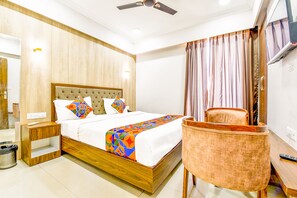 Premium bedding, in-room safe, free WiFi, bed sheets - FabHotel Prime Shiv Mahima (Jaipur)