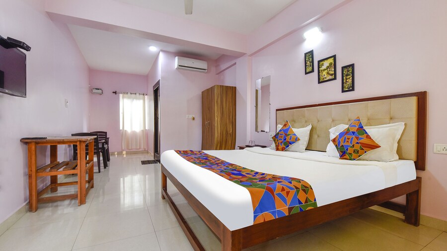 FabExpress Morjim Paradise