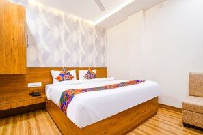 Deluxe Room | Premium bedding, in-room safe, free WiFi, bed sheets - Fabhotel Woodlark Inn (Indore)
