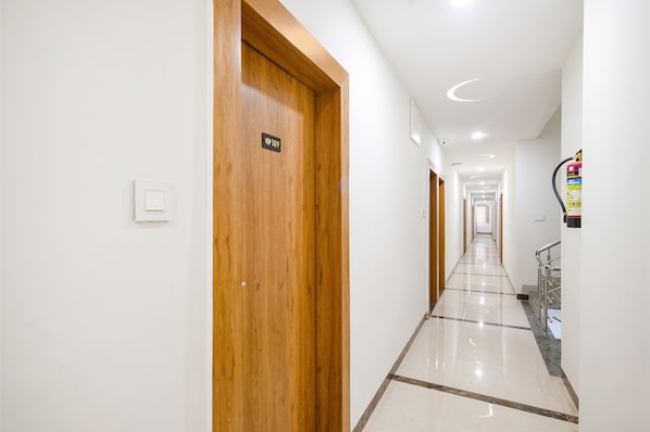 Lobby - Fabhotel Woodlark Inn (Indore)