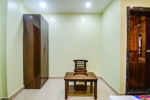 Premium bedding, in-room safe, free WiFi, bed sheets - Fabhotel The Seven Wonders (Baruipur)