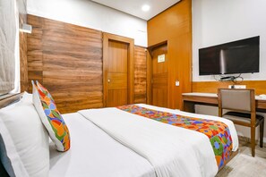 Egyptian cotton sheets, premium bedding, in-room safe, free WiFi