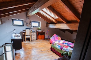 2 bedrooms, iron/ironing board, WiFi, bed sheets - A stone's throw from the Maira Valley: spacious, modern and bright apartment (Caraglio)