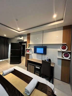 Premier Room - PANYU HOTEL AND RESORT LIMITED (Aba)