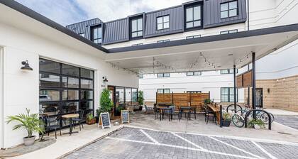 Downtown Clarksville’s Perfect Location!