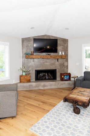 Smart-TV, peis, videospill og bordtennis