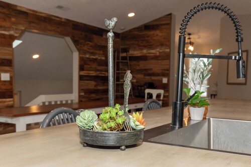 The Attic: Sandusky’s Premier Group & Sports Team Stay