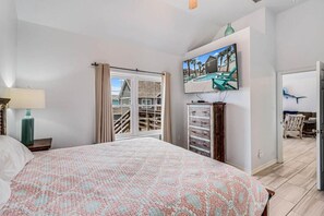 3 bedrooms, desk, iron/ironing board, free WiFi