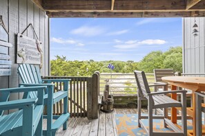Outdoor dining - Tar Landing Villas 204, Oceanside Condo in Atlantic Beach, NC! (Atlantic Beach)