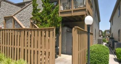 2 BR 2 Bath Indoor and Outdoor pool