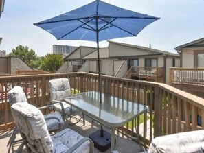 Outdoor dining - 2 BR 2 Bath Indoor and Outdoor pool (Ocean City)