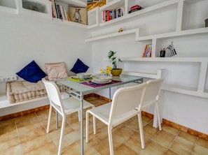 Dining - Espalter Onyx by Hello Homes Sitges (Sitges)
