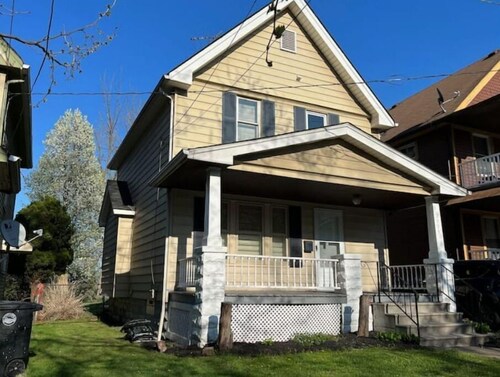 Trendy in Tremont, Lower CLE