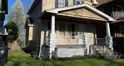 Trendy in Tremont, Lower CLE