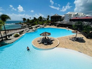 Piscine extérieure