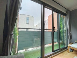 Interior - Liverpool One Beautifully Presented 2 Bedroom Apartment (Merseyside)